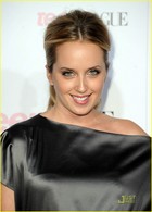 Megan Park : meganpark_1305902597.jpg