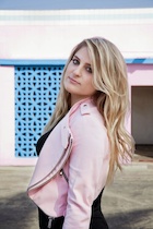 Meghan Trainor : meghan-trainor-1435939423.jpg