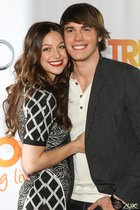 Melissa Benoist : TI4U1404586687.jpg