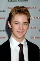 Michael Welch : michael_welch_1200539065.jpg