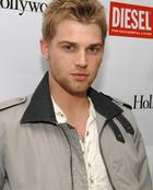 Mike Vogel : TI4U_u1144342996.jpg