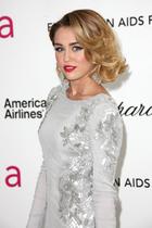 Miley Cyrus : miley-cyrus-1330367327.jpg