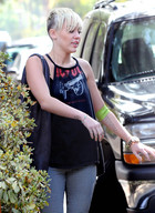 Miley Cyrus : miley-cyrus-1350024391.jpg