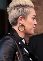 Miley Cyrus : miley-cyrus-1360882840.jpg