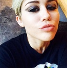 Miley Cyrus : miley-cyrus-1414797701.jpg