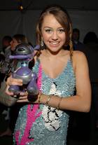 Miley Cyrus : miley_cyrus_1189356698.jpg