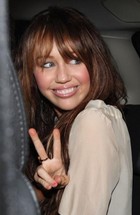 Miley Cyrus : miley_cyrus_1207597212.jpg