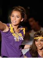 Miley Cyrus : miley_cyrus_1219973633.jpg