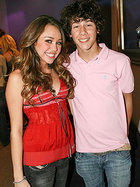 Miley Cyrus : miley_cyrus_1220542267.jpg