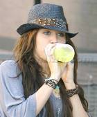 Miley Cyrus : miley_cyrus_1249919532.jpg