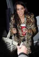 Miley Cyrus : miley_cyrus_1261947956.jpg