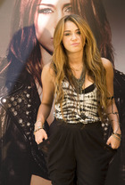 Miley Cyrus : miley_cyrus_1281571227.jpg