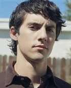 Milo Ventimiglia : TI4U_u1141229464.jpg