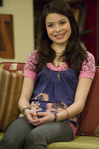 Miranda Cosgrove : miranda-cosgrove-1336639006.jpg