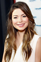 Miranda Cosgrove : miranda-cosgrove-1382044559.jpg