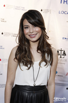 Miranda Cosgrove : miranda-cosgrove-1386864047.jpg