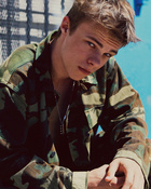 Nicholas Hamilton : nicholas-hamilton-1535828102.jpg