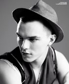 Nicholas Hoult : nicholas_hoult_1264140538.jpg