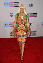 Nicki Minaj : nicki-minaj-1354573086.jpg