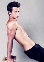 Nick Roux : nick-roux-1356202726.jpg