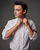 Noah Schnapp : noah-schnapp-1720545247.jpg