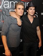 Paul Wesley : TI4U_u1290612633.jpg