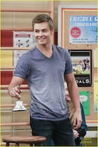 Peyton Meyer : peyton-meyer-1444470559.jpg