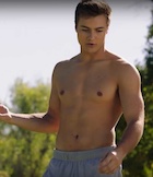 Peyton Meyer : peyton-meyer-1512095714.jpg