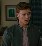 Peyton Meyer : peyton-meyer-1601139053.jpg