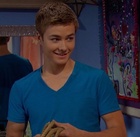 Peyton Meyer : peyton-meyer-1670692503.jpg