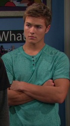 Peyton Meyer : peyton-meyer-1676160023.jpg