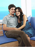 Rachel Bilson : TI4U_u1192125359.jpg