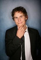 Rhys Wakefield : rhys_wakefield_1298509671.jpg