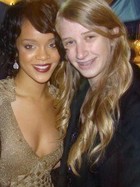 Rihanna : TI4U_u1230833104.jpg