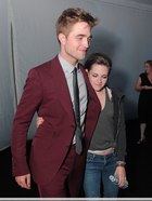 Robert Pattinson : TI4U_u1290053314.jpg