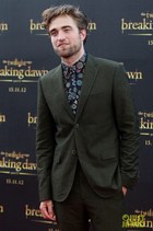 Robert Pattinson : robert-pattinson-1353257392.jpg