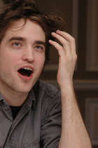 Robert Pattinson : robert-pattinson-1373616352.jpg