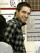 Robert Pattinson : robert_pattinson_1230007496.jpg