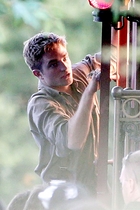 Robert Pattinson : robert_pattinson_1296921518.jpg