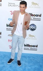 Roshon Fegan : roshon-fegan-1369949965.jpg