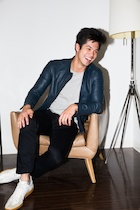 Ross Butler : ross-butler-1494988779.jpg