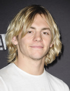 Ross Lynch : ross-lynch-1546541589.jpg