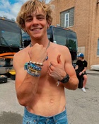 Ross Lynch : ross-lynch-1662418088.jpg