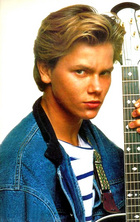 River Phoenix : rphoenix_1209164139.jpg