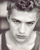 Ryan Phillippe : TI4U_u1155926325.jpg