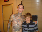 Ryan Sheckler : Ryan_withcrazyguy.jpg