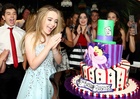 Sabrina Carpenter : TI4U1434424939.jpg