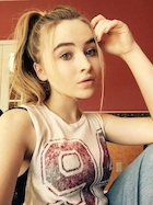 Sabrina Carpenter : sabrina-carpenter-1477947388.jpg