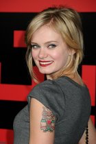 Sara Paxton : sara-paxton-1318659153.jpg