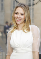 Scarlett Johansson : scarlett-johansson-1413391644.jpg